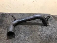 Патрубок интеркулера Nissan Pathfinder 2005 14460EB31A R51 YD25DDTI