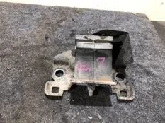 Подушка двигателя Nissan Navara 2008 11210VK510 D40 YD25DDTI