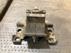 Подушка двигателя Nissan Navara 2008 11210VK510 D40 YD25DDTI