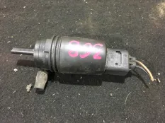 Насос омывателя стекла Land Rover Range Rover 2004 DMC000010 L322 M62B44