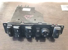 Кнопки стеклоподъемника Land Rover Range Rover 2003 YUD000301PUY L322 M57D30, передние правые