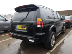 Лючок топливного бака Mitsubishi Pajero Sport 2003 MR241921 K94W 4D56