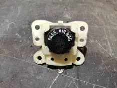 Кнопки прочие Mitsubishi L200 2006 KB4T 4D56U