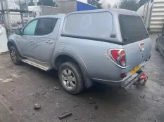 Кнопки прочие Mitsubishi L200 2006 KB4T 4D56U