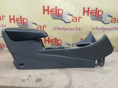 Подлокотник Ford Focus 2009 1670613 CB4 HXDA; HXDB; SIDA