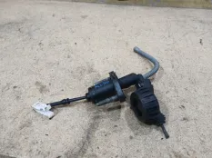 Главный цилиндр сцепления Opel Astra J 2012 55561916 P10 A16XER