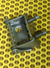 Петля багажника Ford Focus