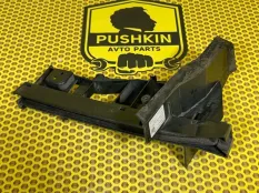 Кронштейн замка двери Ford Focus