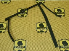 Уплотнитель стекла двери Ford Focus