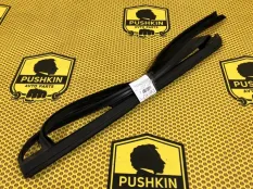 Уплотнитель стекла двери Ford Focus