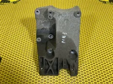 Кронштейн компрессора кондиционера Ford Focus