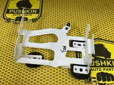 Кронштейн блока предохранителя Ford Focus