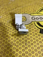 Петля двери задняя верхняя Volkswagen Polo