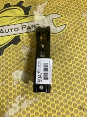 Механизм регулировки ремня безопасности Volkswagen Polo