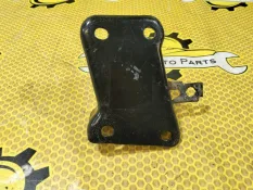 Кронштейн балки Volkswagen Polo