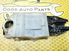 Кронштейн ручки двери Skoda Rapid