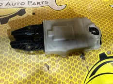 Кронштейн ручки двери Skoda Octavia