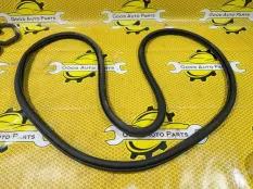 Уплотнитель двери на проем Volkswagen Polo