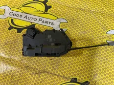 Замок двери Volkswagen Polo