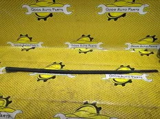 Бархотка стекла двери внешняя Volkswagen Polo