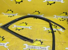 Уплотнитель стекла двери Volkswagen Polo