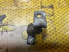 Петля двери Volkswagen Polo