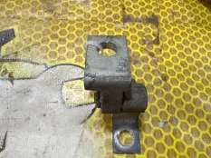 Петля двери Volkswagen Polo