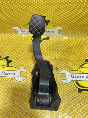 Педаль сцепления Volkswagen Polo