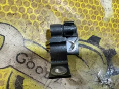 Петля двери Volkswagen Polo