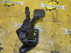 Педаль тормоза Skoda Rapid