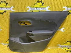 Обшивка двери карта Volkswagen Polo