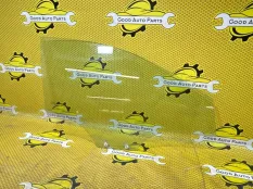 Стекло двери Hyundai Solaris