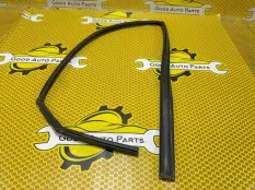 Уплотнитель стекла двери Hyundai Solaris