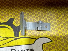 Петля крышки багажника Skoda Rapid