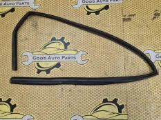 Уплотнитель стекла двери Hyundai Solaris