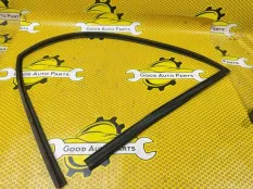 Уплотнитель стекла двери Hyundai Solaris