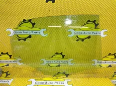 Стекло двери Volkswagen Polo