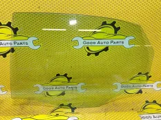 Стекло двери Volkswagen Polo