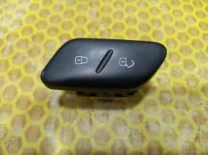 Кнопка центрального замка Volkswagen Polo