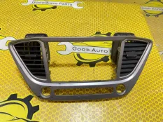 Рамка магнитолы Hyundai Solaris