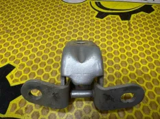 Петля двери нижняя Hyundai Solaris