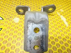 Петля двери передняя верхняя Hyundai Solaris