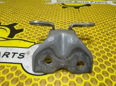 Петля двери передняя нижняя Hyundai Solaris