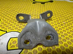 Петля двери передняя нижняя Hyundai Solaris