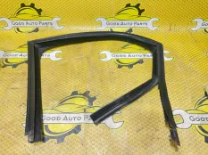 Уплотнитель стекла двери Volkswagen Polo