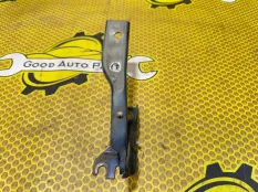 Петля капота Volkswagen Polo