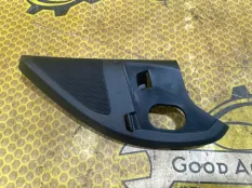 Уголок двери (высокочастотный динамик) внутренний SKODA Octavia