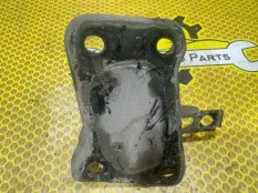 Кронштейн балки Volkswagen Polo