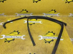 Уплотнитель стекла двери SKODA Octavia