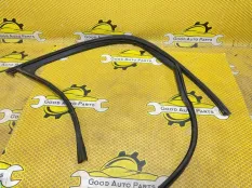 Уплотнитель стекла двери SKODA Octavia